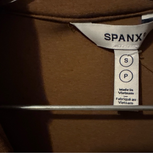 NWOT Spanx® Airessentials Polo Top Women's Size Small Buttery Soft Cocoa - Picture 3 of 8